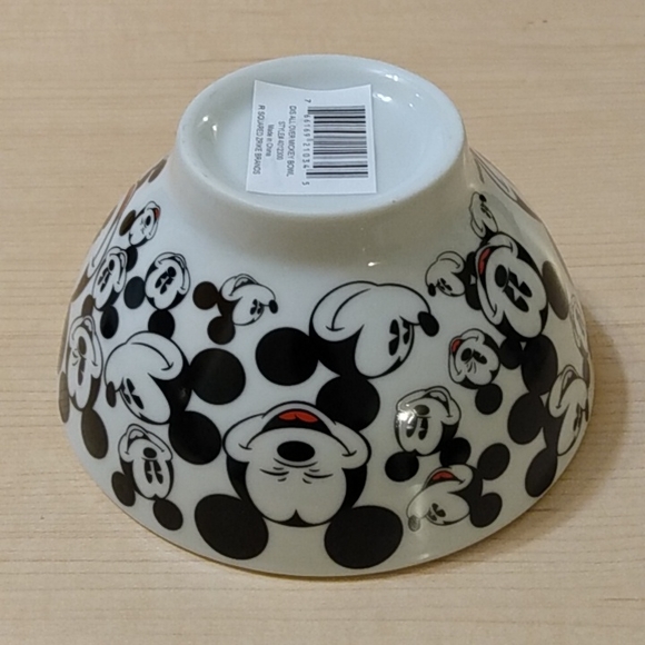 Set of 4 Disney Mickey Mouse Ceramic Soup Rice Bowls - Picture 4 of 8